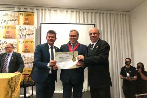 24 11 2021 - Recebimento da Grande medalha do Mérito de Sete Lagoas, com prefeito Duílio de Castro