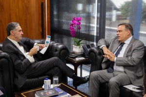 Paulo Abi-Ackel se re&uacute;ne com o presidente do STF, Lu&iacute;s Roberto Barroso