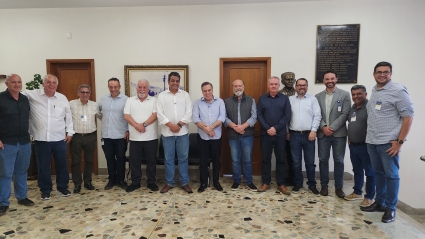 Paulo Abi-Ackel visita obras do novo Hospital do C&acirc;ncer da Santa Casa de Po&ccedil;os e se re&uacute;ne com lideran&ccedil;as locais