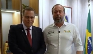 Paulo Abi-Ackel se re&uacute;ne com o ministro Alexandre Silveira