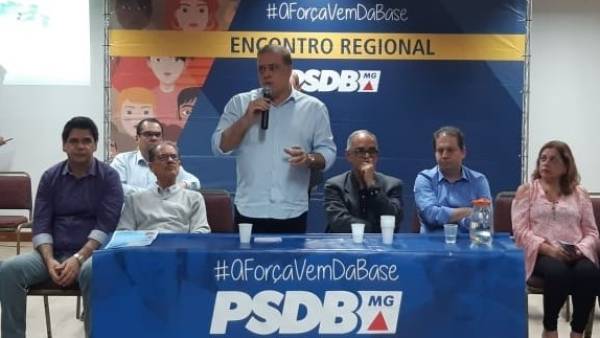 Deputado Paulo Abi-Ackel em seu discurso no encontro do PSDB em Juiz de Fora 