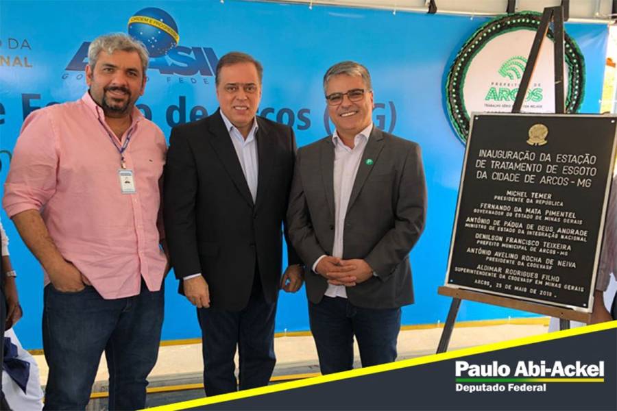 Deputado Federal Paulo Abi-Ackel prestigia a inauguração da ETE em Arcos e recebe cumprimentos do prefeito por trabalho realizado em prol do município